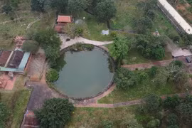 Cả làng canh bảo vật vua ban và bí ẩn giếng nước đổi màu