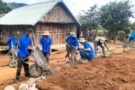 Tuổi trẻ Kbang góp sức xây dựng, sửa chữa nhà ở cho hộ nghèo