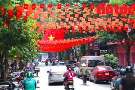 Nâng bước em đến trường