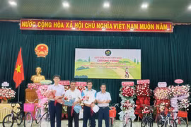 Quỹ Kiến Vàng Việt Nam trao tặng 65 xe đạp cho học sinh nghèo tại Gia Lai