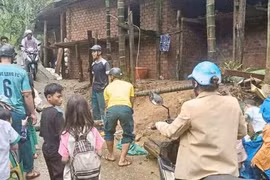 Mưa đá kéo dài 20 phút, hạt đá to hơn đầu ngón chân