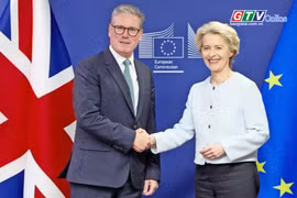 Tin thế giới ngày 21-5: EU, Anh cấm vận Matxcơva sau cuộc điện đàm Mỹ-Nga