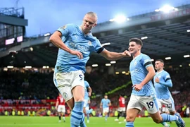 Premier League: Liverpool trở lại ngôi đầu, Man City đánh bại M.U