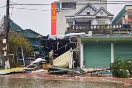 Khẩn trương thống kê thiệt hại, triển khai công tác khắc phục hậu quả bão số 10 và mưa lũ sau bão