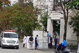 Sập lan can trường học, một số học sinh bị thương