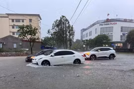 Đề phòng thời tiết nguy hiểm trên đất liền và trên biển