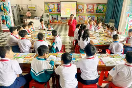 “Lặng lẽ trưởng thành” cùng sách