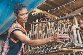 Nghệ nhân Ưu tú Rơ Châm Tih: Đưa vẻ đẹp văn hóa dân tộc ra thế giới