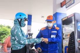 Giá xăng dầu giảm vào ngày mai?