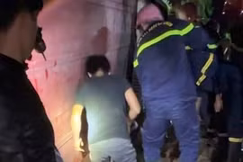 Lật xe khách trong đêm ở Bình Định, nhiều người thương vong