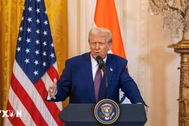 Ông Trump không thay đổi chính sách thuế, cho rằng đây là thời điểm để làm giàu