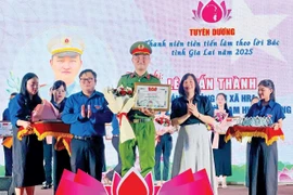 Thượng úy Lê Tuấn Thành: Sống như những đóa hoa