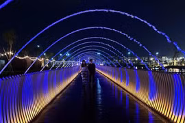 Rủ nhau check-in cầu Ánh Trăng lãng mạn như ở châu Âu