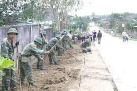 Sư đoàn 2 chung sức xây dựng nông thôn mới