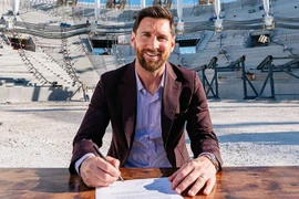 Messi gia hạn với Inter Miami, thi đấu ở MLS tới năm 41 tuổi