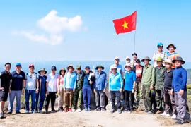 Chinh phục “nóc nhà phía Tây”