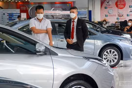 Doanh số xe ô tô bán ra thị trường tăng 10.144 chiếc