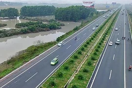 Lý do Bộ Xây dựng 'bác' đề xuất mở rộng cao tốc Hà Nội - Bắc Giang 8 làn xe