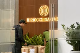 Công an xuất hiện ở trụ sở công ty của Shark Bình