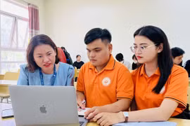 Không để khuyết tật ngăn bước chân đến giảng đường