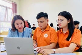 Không để khuyết tật ngăn bước chân đến giảng đường