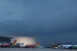 460 chuyến bay bị ảnh hưởng bão số 5