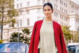 Tạo phong cách nổi bật khi kết hợp blazer và áo dài du xuân