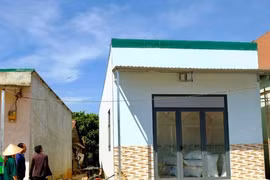 Đồng bào Mạ ở Lâm Đồng hân hoan đón Tết trong ngôi nhà mới