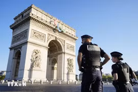 Pháp bắt giữ nhiều nghi phạm trong vụ cướp công ty kim loại quý