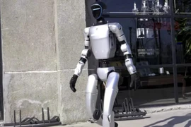 Robot của Trung Quốc mất kiểm soát, suýt làm hại con người