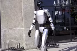 Robot của Trung Quốc mất kiểm soát, suýt làm hại con người