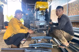 Thanh niên Jrai đưa nghề cơ khí về làng
