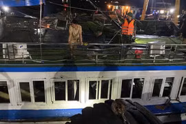 Trục vớt tàu du lịch vịnh Hạ Long, phát hiện thêm 2 thi thể