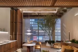 Căn hộ Duplex 147m2 đưa ánh sáng trở thành điểm nhấn không gian