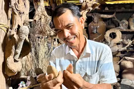 Ông Hưng “lập dị” và giấc mơ dựng bảo tàng cổ vật