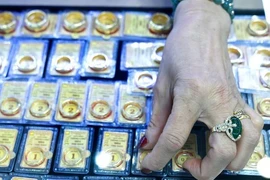 Giá vàng vừa giảm mạnh thế nào?