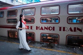Đoàn tàu du lịch "Hà Nội 5 Cửa Ô" chính thức vận hành từ hôm nay