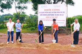 Trường làng Plong khấp khởi vui