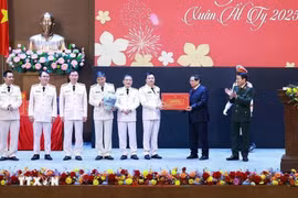 Thủ tướng Phạm Minh Chính chúc Tết, động viên lực lượng vũ trang ứng trực Tết