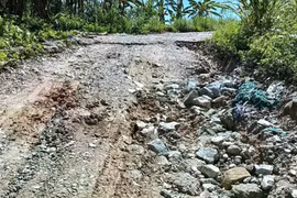 Kon Tum đề nghị sớm sửa chữa tuyến đường tránh ngập thủy điện Đak Đrinh