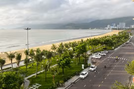 “Đất nước là quê hương”