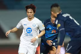 Tuấn Anh rực sáng, CLB Nam Định thắng đậm Bình Định: Cuộc đua vô địch V-League gay cấn