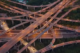 Choáng ngợp hệ thống giao thông phức tạp nhất thế giới