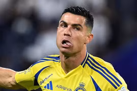 Ronaldo ghi cú đúp ngoạn mục, Al Nassr sống lại cơ hội vô địch Saudi Pro League