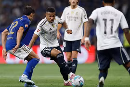 Mbappe bùng nổ, Real Madrid áp sát Barcelona ở ngôi đầu La Liga