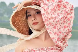 Họa tiết hoa lá trong tủ đồ mùa hè