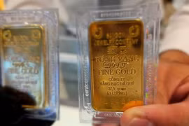 Giá vàng miếng SJC lại 'kịch trần', tăng tới bao giờ?