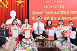 Công bố Quyết định về sáp nhập Đài Phát thanh và Truyền hình Nam Định vào Báo Nam Định