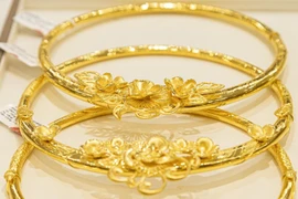 Giá vàng hôm nay 3/5: Tiếp tục rời xa ngưỡng 3.300 USD/ounce