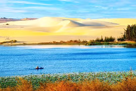 Xem phim rồi check-in Bàu Trắng